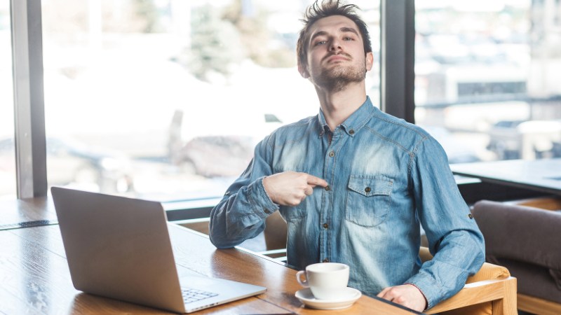 Un entrepreneur qui vient de s'appropier le trait de caractère égoïste grâce à la Dépolarisation®