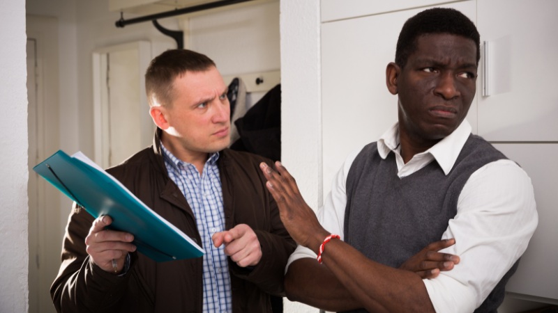 Un homme qui choisit la fuite à cause de la pression et la peur d'échouer