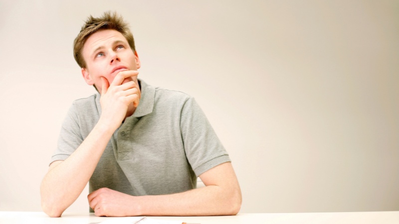 Un homme qui fait l'exercice de Dépolarisation®