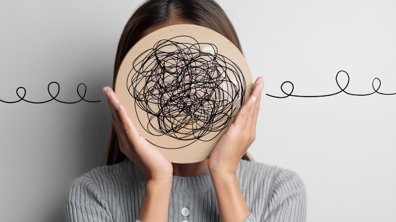 Une femme qui a besoin d'un processus de Dépolarisation® mentale