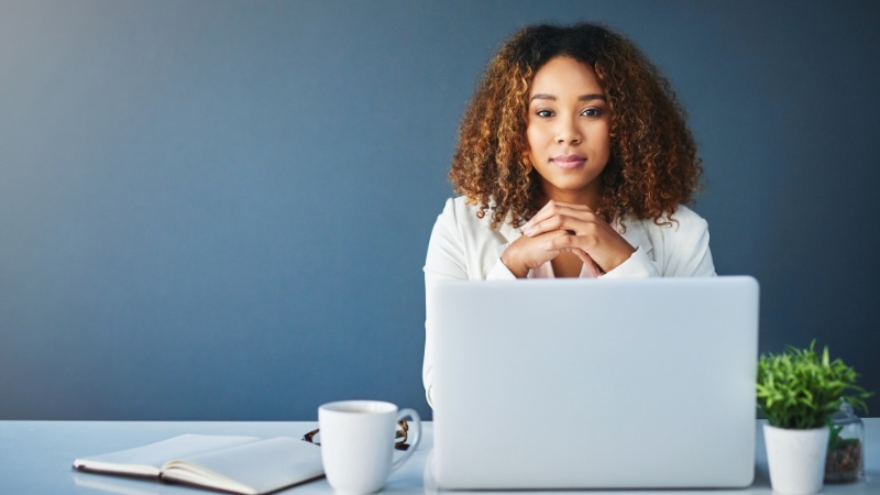 Une femme qui a retrouvé son élan naturel suite à une Dépolarisation®
