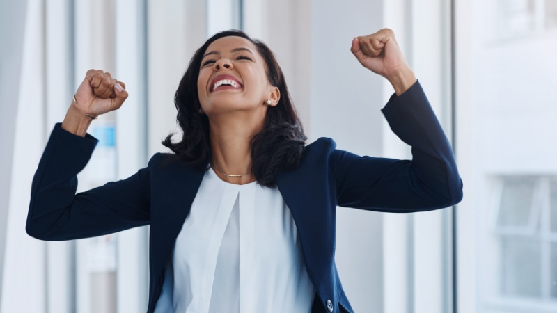 Une femme qui réussit en entreprise grâce à la Dépolarisation®