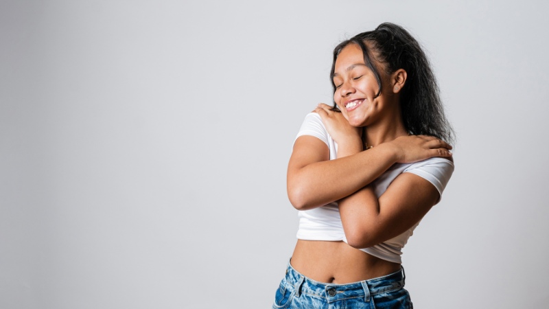 Une femme qui vient de gagner en estime de soi grâce à la Dépolarisation®